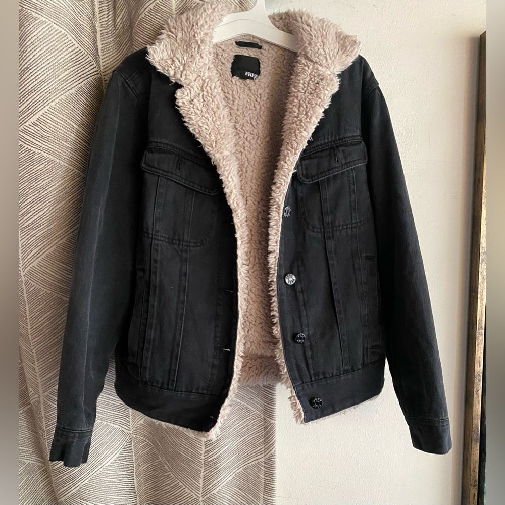 Aritzia Aritzia Black Cream Sherpa-Lined Jean Jacket Women’s Sz Small